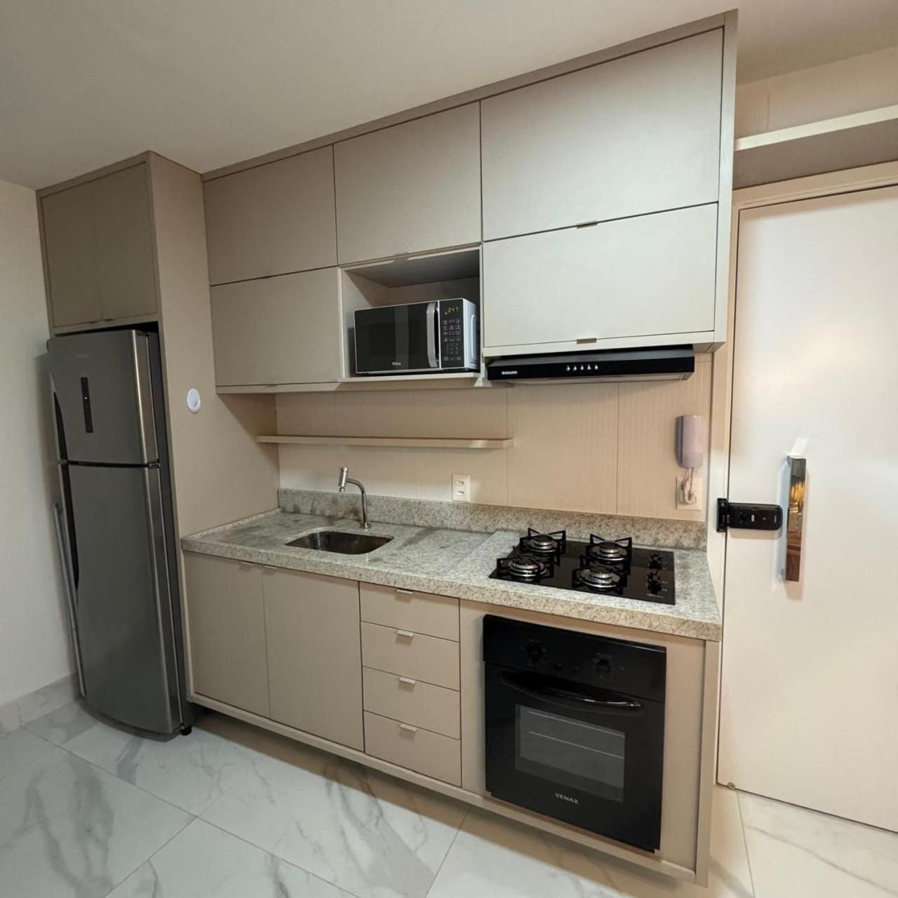 Deluxe One-Bedroom Apartment