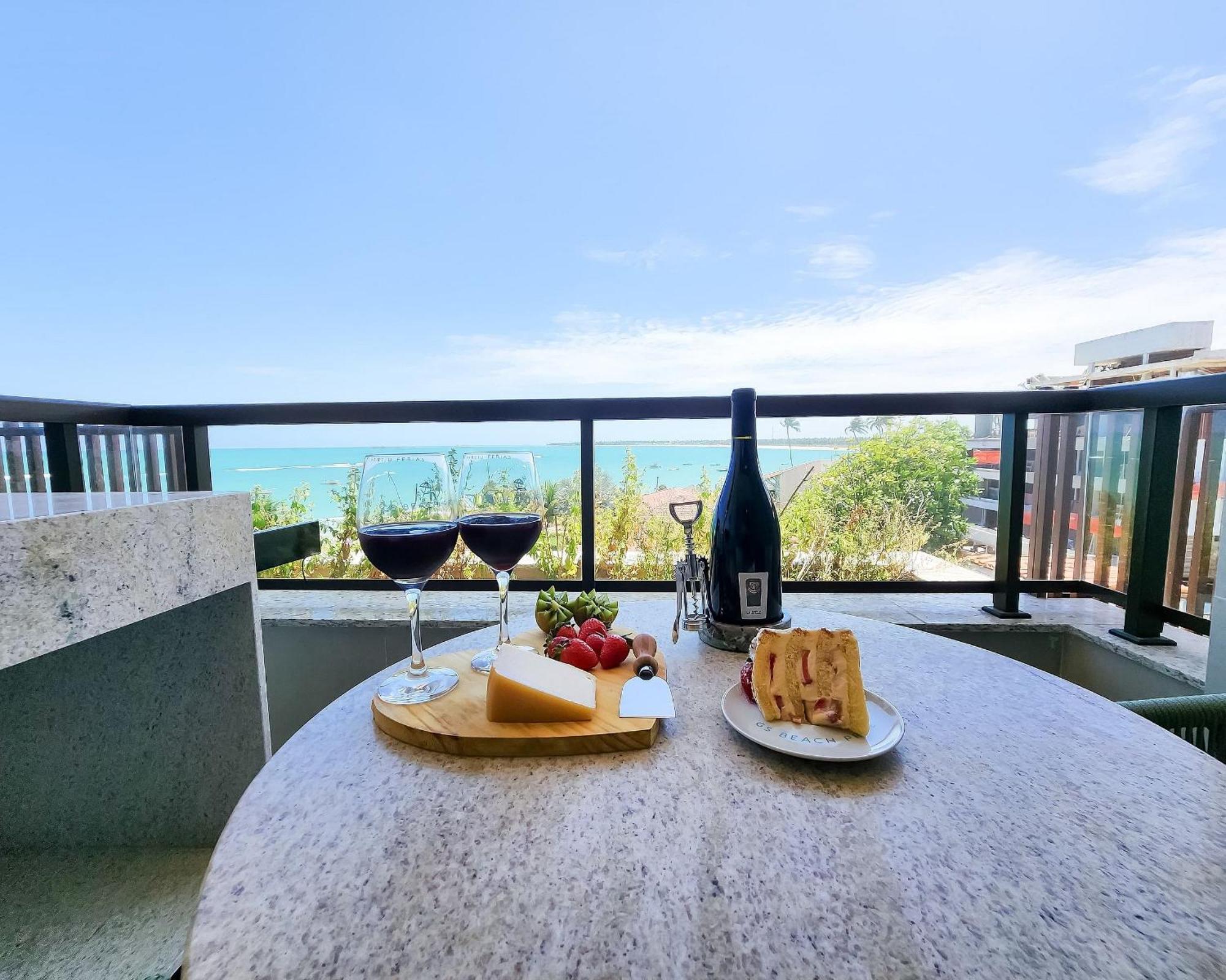 Deluxe One-Bedroom Apartment Ocean View